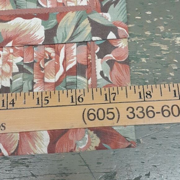 6 pc rustic farmhouse autumn placemats, bun basket, acorn candle "Thanks" bundle - Picture 12 of 12